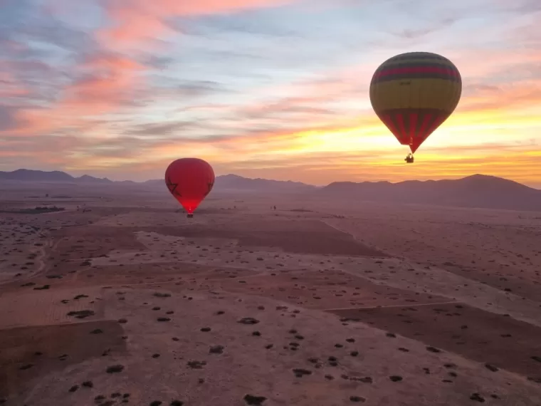 Vol privé 2 personnes pour la Saint-Valentin à Oraison., Alpes-de-Haute-Provence, Azur Provence Montgolfières